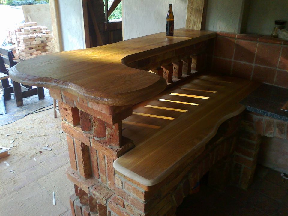 Venkovní lavice a stůl